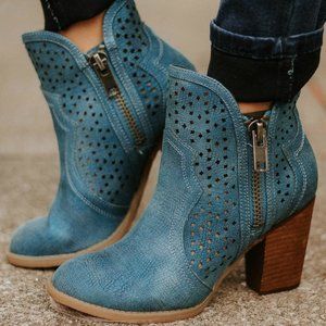 Not Rated Gretchen Bootie in Teal